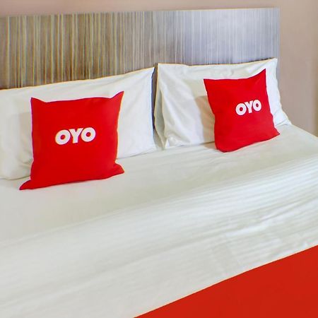 Oyo 89985 Js Hotel Johor Bahru Exterior foto